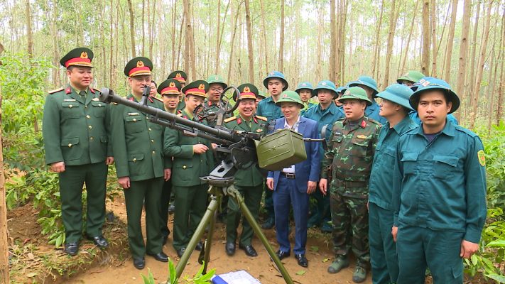 Bộ CHQS tỉnh Phú Thọ kiểm tra công tác huấn luyện chuyển trạng thái sẵn sàng chiến đấu tại huyện Phù Ninh