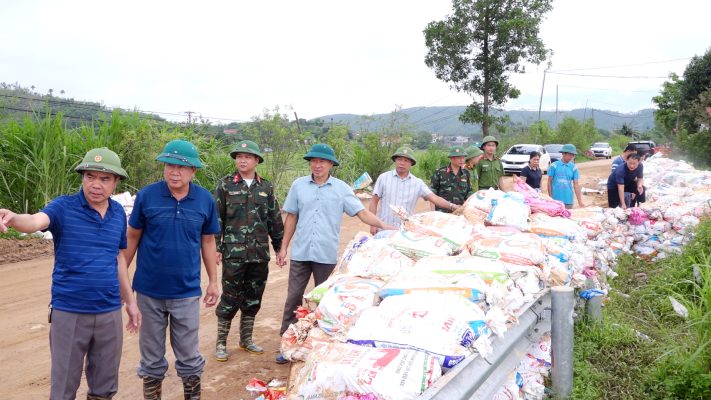 Phù Ninh tập trung chỉ đạo đảm bảo an toàn hệ thống đê điều, các vị trí trọng yếu