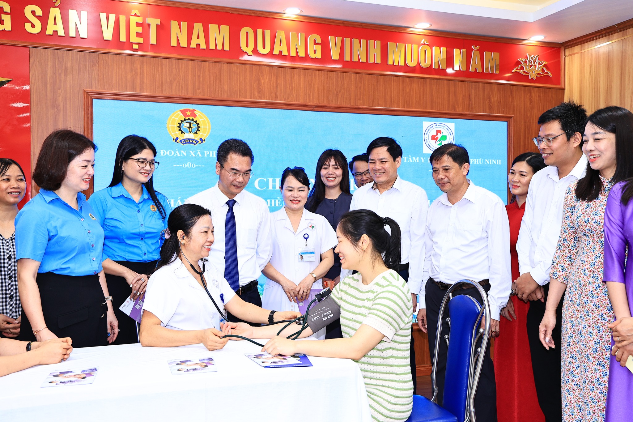 Công đoàn xã Phù Ninh tổ chức khám sức khỏe miễn phí cho đoàn viên, người lao động năm 2026.