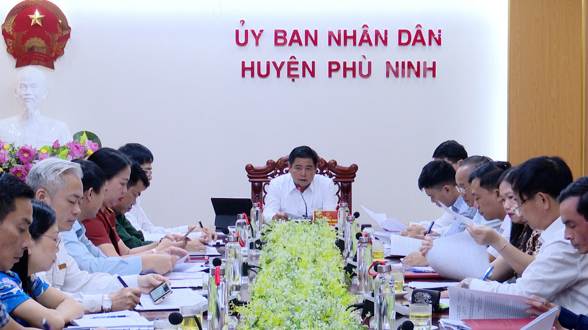 UBND huyện Phù Ninh tổ chức phiên họp chuyên đề tháng 11 năm 2024