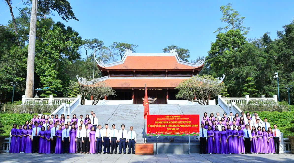 Sinh hoạt chuyên đề quý IV tại Khu di tích K9 - Đá Chông