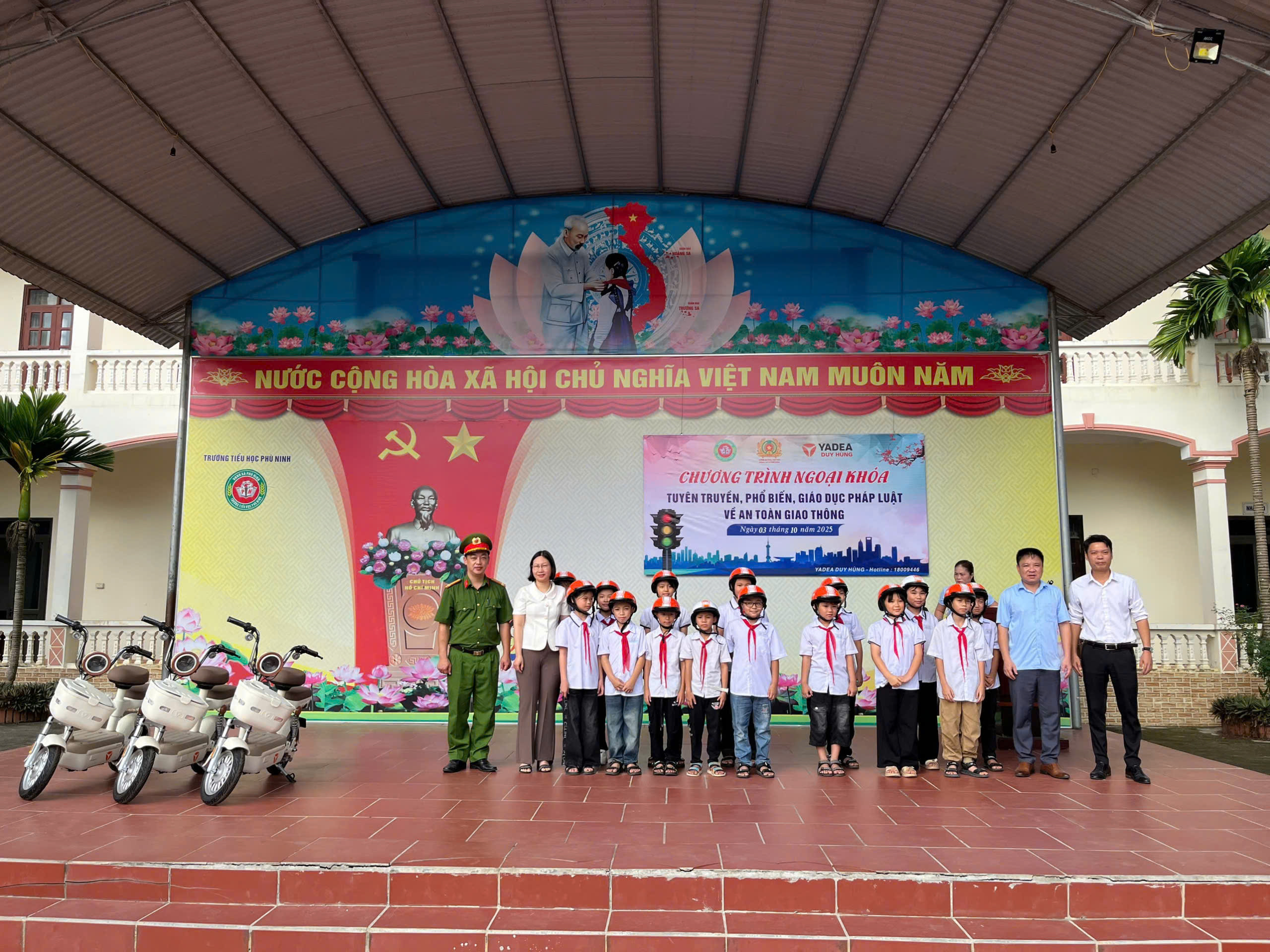 TUYÊN TRUYỀN, PHỔ BIẾN, GIÁO DỤC PHÁP LUẬT VỀ AN TOÀN GIAO THÔNG TẠI TRƯỜNG TIỂU HỌC PHÙ NINH