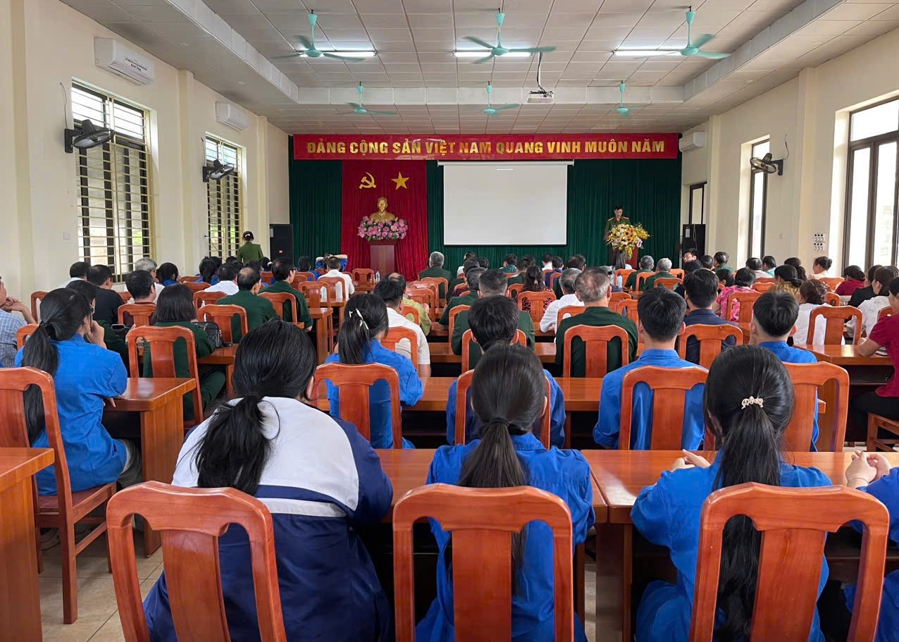 MẶT TRẬN TỔ QUỐC VÀ CÁC TỔ CHỨC CHÍNH TRỊ - XÃ HỘI XÃ PHÙ NINH TỔ CHỨC HỘI NGHỊ TẬP HUẤN BÌNH DÂN HỌC VỤ SỐ CHO CÁN BỘ, HỘI VIÊN, ĐOÀN VIÊN 