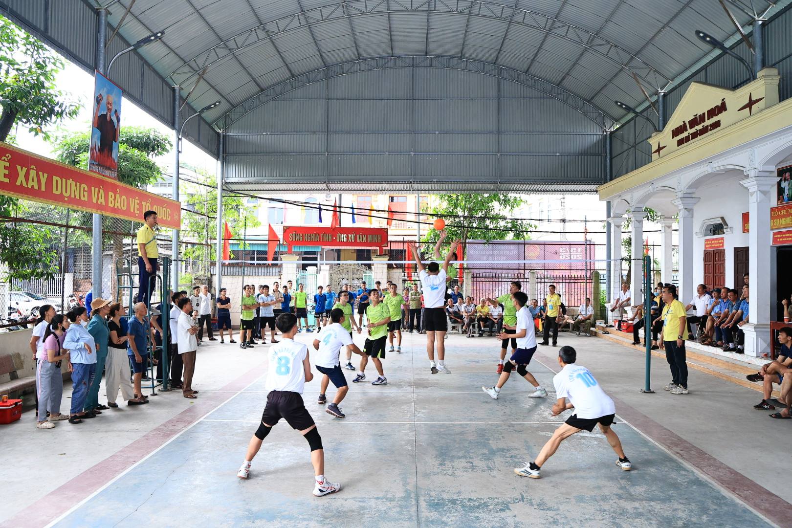 Hình ảnh ấn tượng tại nội dung Bóng chuyền hơi nam trong khuôn khổ Đại hội Thể dục thể thao xã Phù Ninh lần thứ I năm 2026.