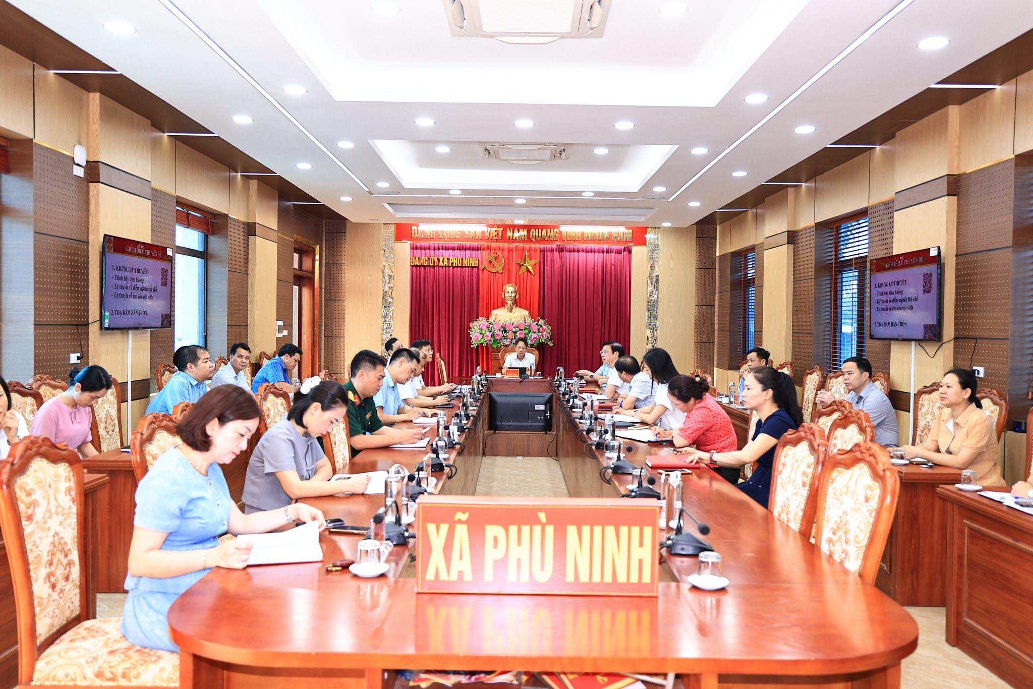XÃ PHÙ NINH THAM DỰ LỚP BỒI DƯỠNG NÂNG CAO NĂNG LỰC XỬ LÝ TÌNH HUỐNG THỰC TIỄN ĐỐI VỚI ĐỘI NGŨ CÁN BỘ CƠ SỞ