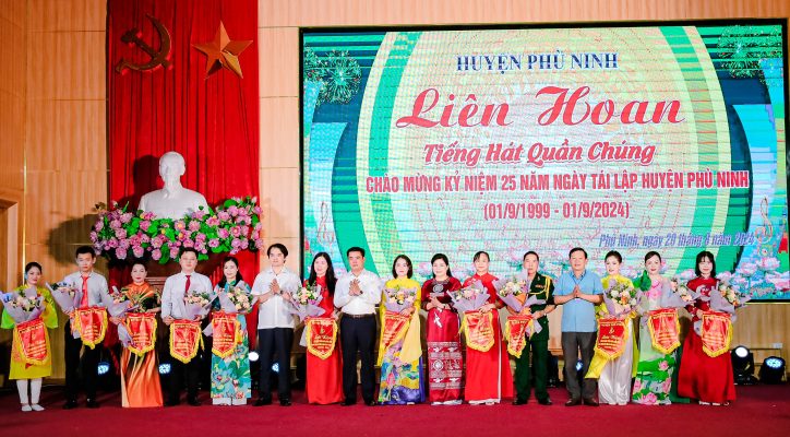 Phù Ninh tổ chức liên hoan tiếng hát quần chúng năm 2024