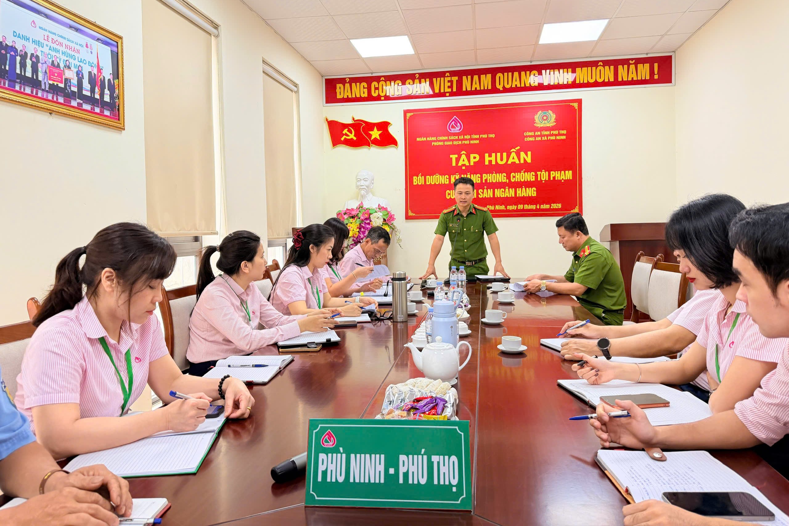 Tập huấn kỹ năng phòng, chống tội phạm cướp ngân hàng