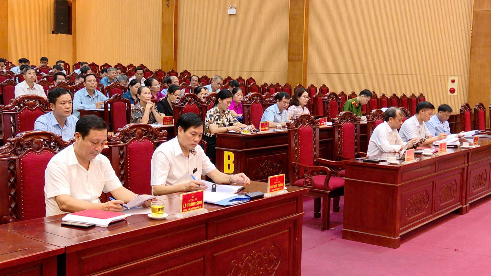 UBND XÃ PHÙ NINH TỔ CHỨC HỘI NGHỊ TRIỂN KHAI, QUÁN TRIỆT MỘT SỐ NHIỆM VỤ TRỌNG TÂM