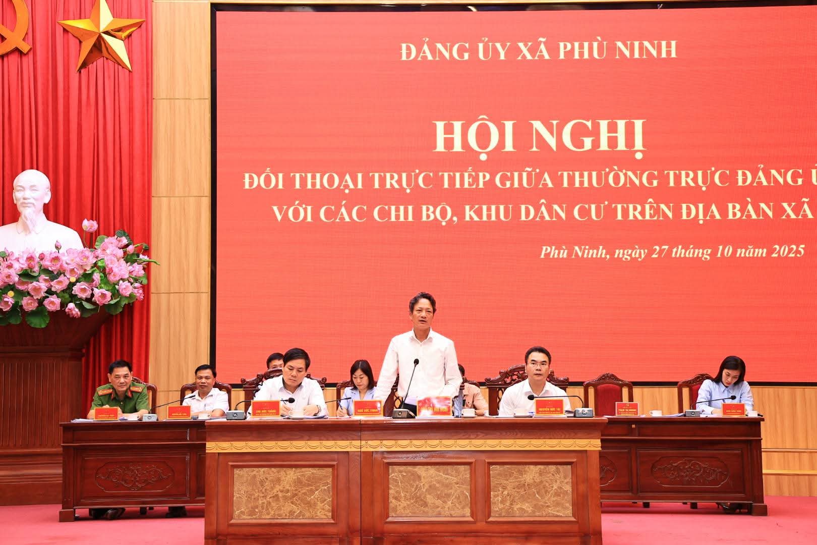Hội nghị đối thoại trực tiếp giữa Thường trực Đảng ủy với các chi bộ, khu dân cư trên địa bàn xã