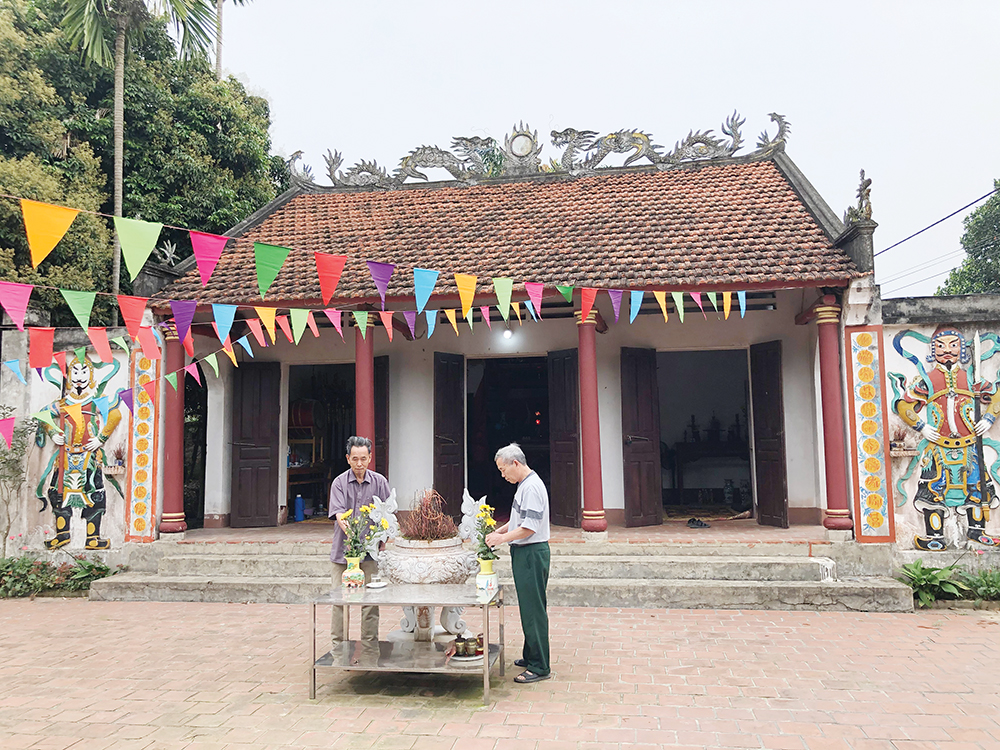 Đình Xuân Hưng, thị trấn Phong Châu, huyện Phù Ninh, tỉnh Phú Thọ