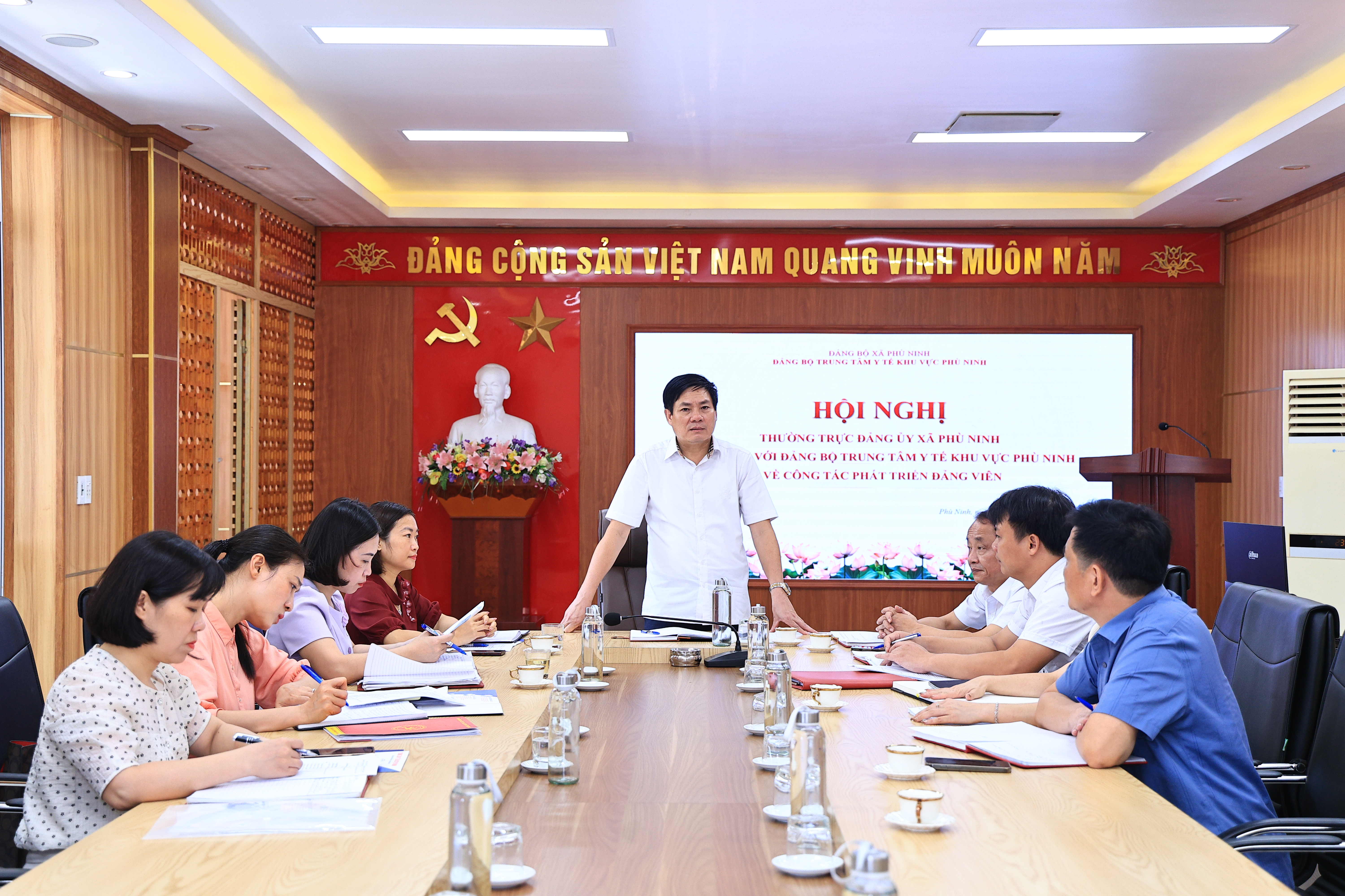 Kiểm tra công tác phát triển Đảng viên tại các chi, đảng bộ cơ sở trực thuộc.