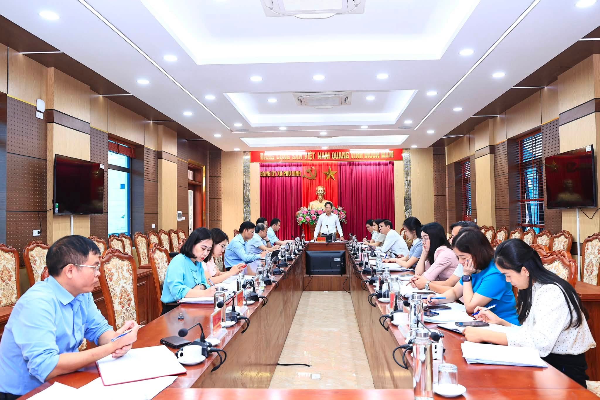 HỘI NGHỊ BAN THƯỜNG VỤ ĐẢNG UỶ
