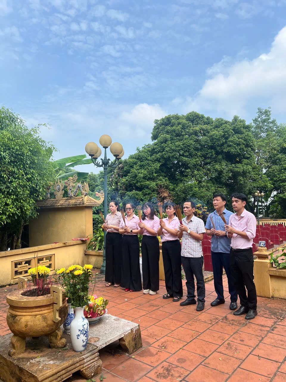  UỐNG NƯỚC NHỚ NGUỒN – ĐỜI ĐỜI GHI NHỚ CÔNG ƠN CÁC ANH HÙNG LIỆT SỸ VÀ NGƯỜI CÓ CÔNG VỚI CÁCH MẠNG