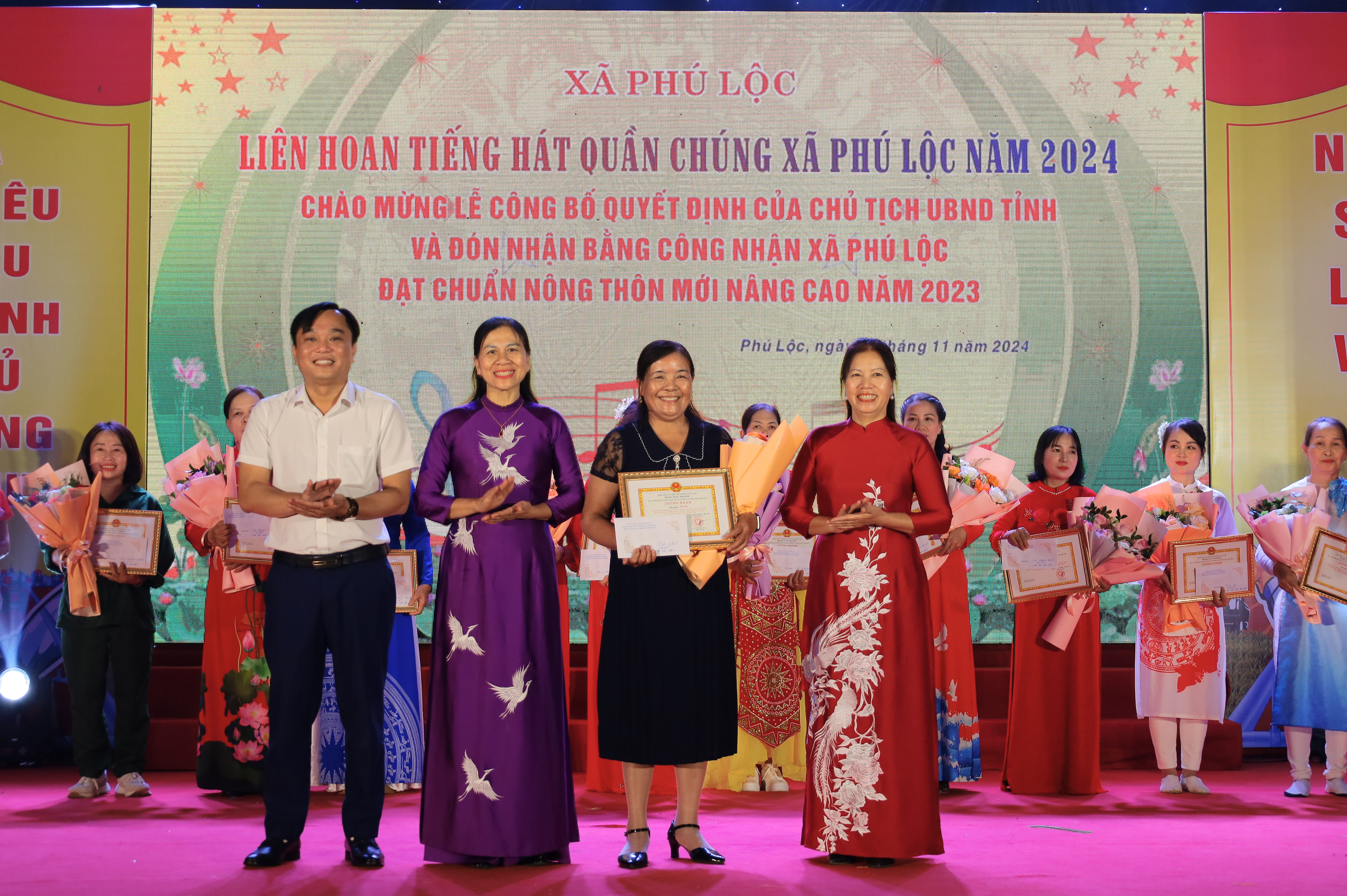 Xã Phú Lộc tổ chức Liên hoan tiếng hát quần chúng chào mừng xã đạt chuẩn nông thôn mới nâng cao năm 2023