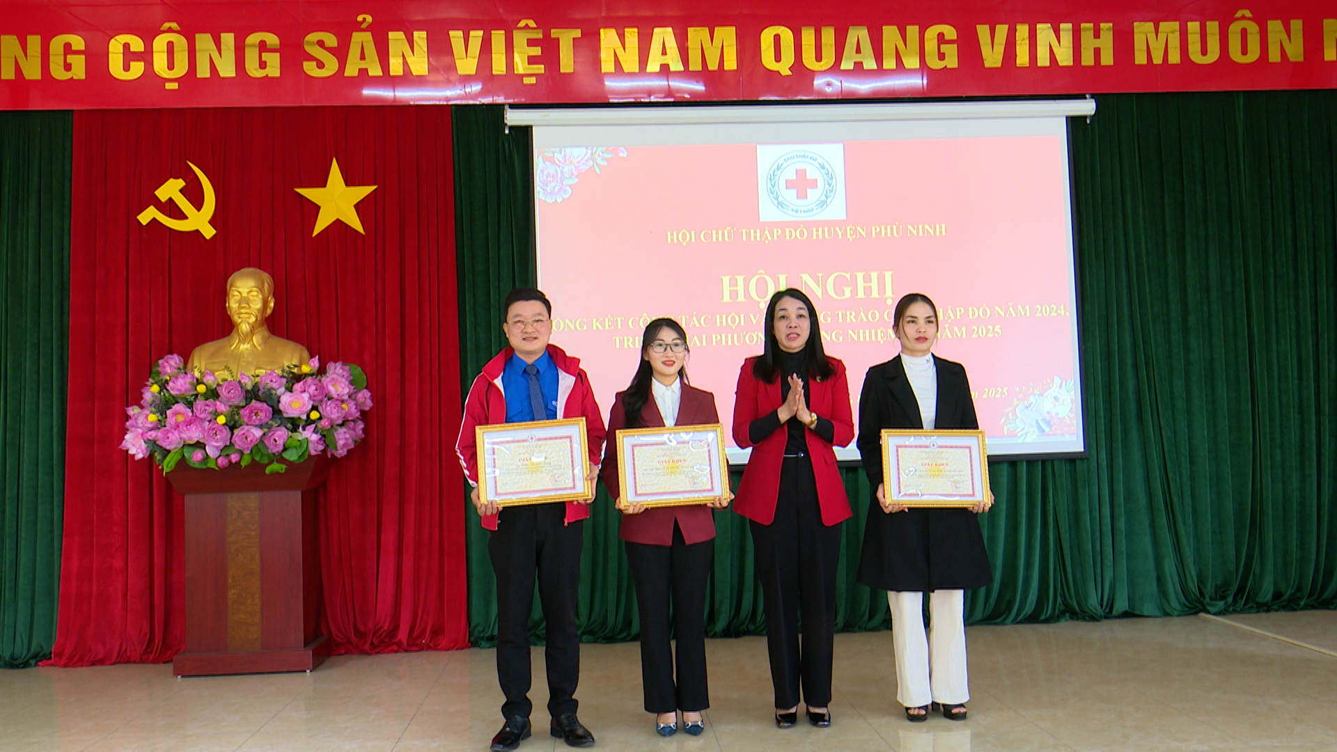 Hội Chữ thập đỏ huyện Phù Ninh Tổng kết công tác Hội và phong trào Chữ thập đỏ năm 2024, triển khai phương hướng nhiệm vụ năm 2025