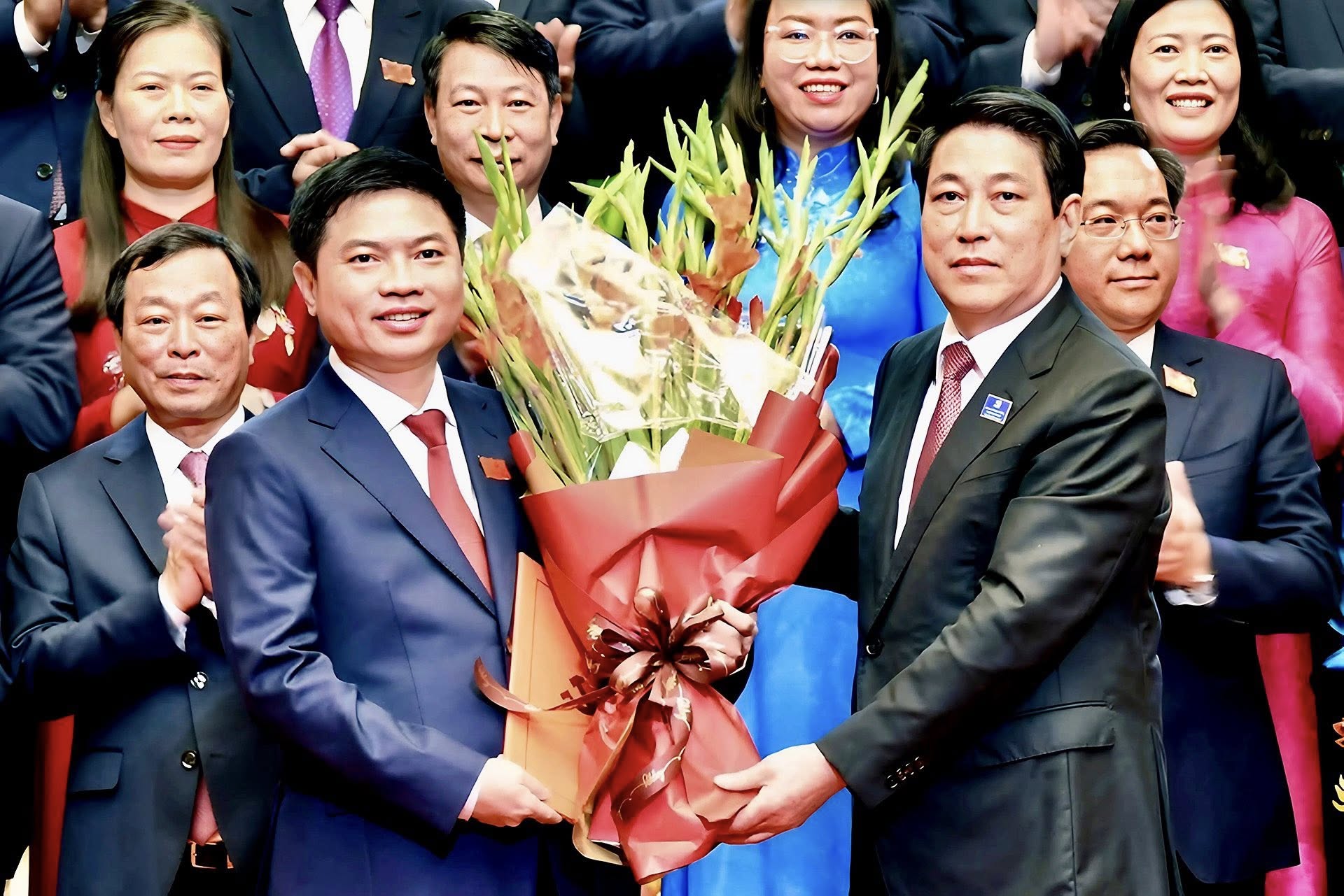 BCH ĐẢNG BỘ TỈNH PHÚ THỌ KHOÁ I QUYẾT TÂM ĐỔI MỚI MẠNH MẼ TƯ DUY VÀ HÀNH ĐỘNG, NÂNG CAO NĂNG LỰC LÃNH ĐẠO TRONG NHIỆM KỲ MỚI