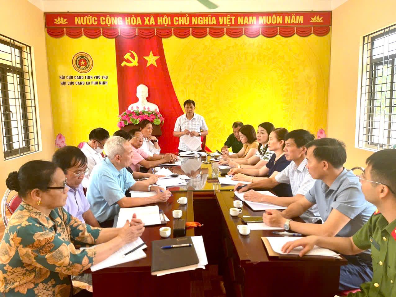 HỘI NGHỊ GIAO BAN CÁC TỔ CHỨC HỘI QUẦN CHÚNG DO ĐẢNG, NHÀ NƯỚC GIAO NHIỆM VỤ XÃ PHÙ NINH VÀ BÀN GIAO TRỤ SỞ LÀM VIỆC, CON DẤU