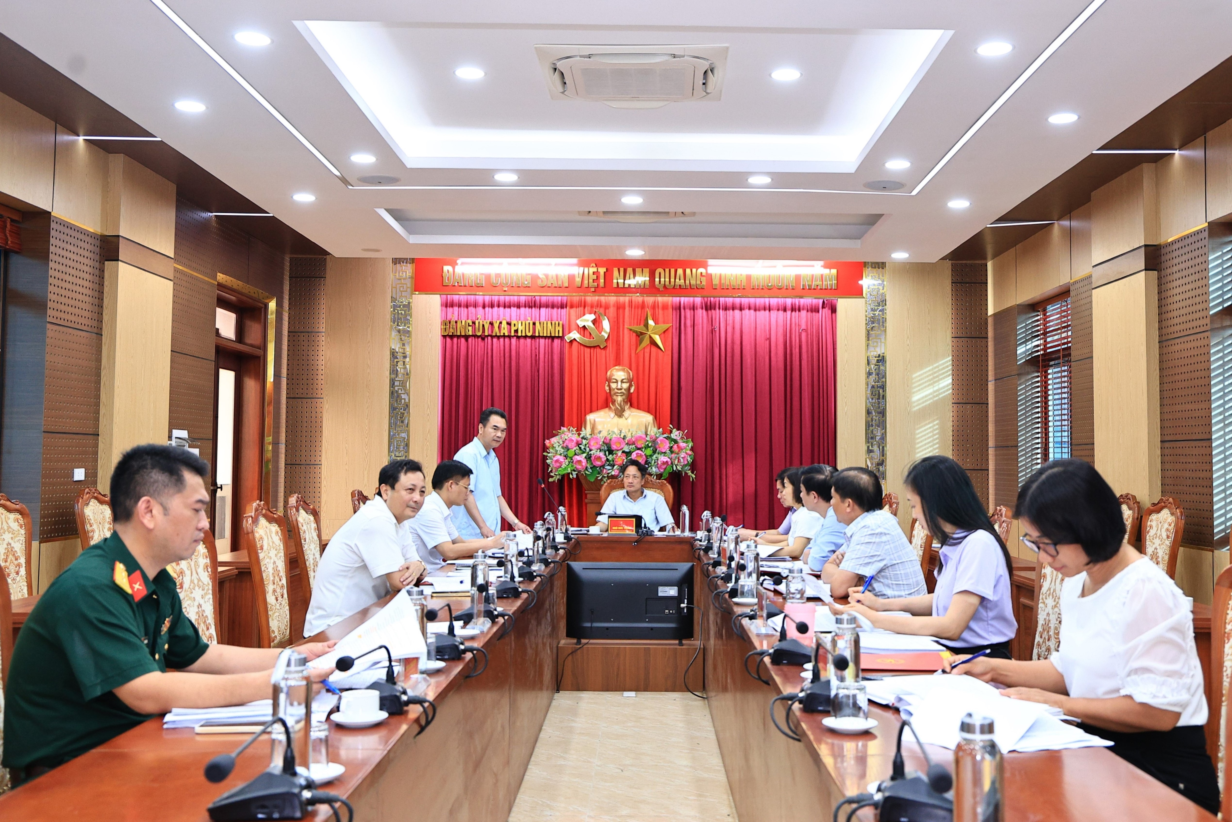Hội nghị Ban thường vụ Đảng ủy cho ý kiến về đề án nhân sự chi ủy, Bí thư, Phó bí thư các chi bộ tổ dân phố sau sắp xếp.